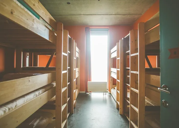 Lakeside Paradise Sport Hostel